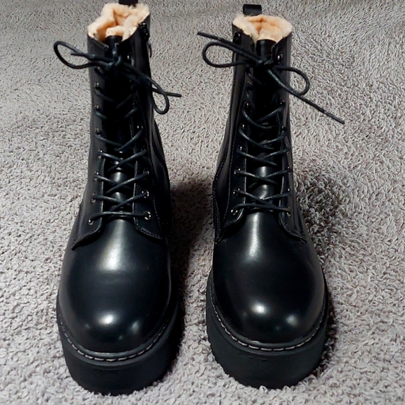 Steve Madden Shoes - Steve Madden Bettyy zipper faux fur lined black boots women's 11